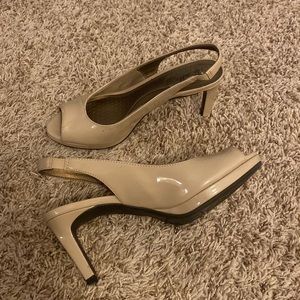 Life Stride soft system nude open toe sling back pumps